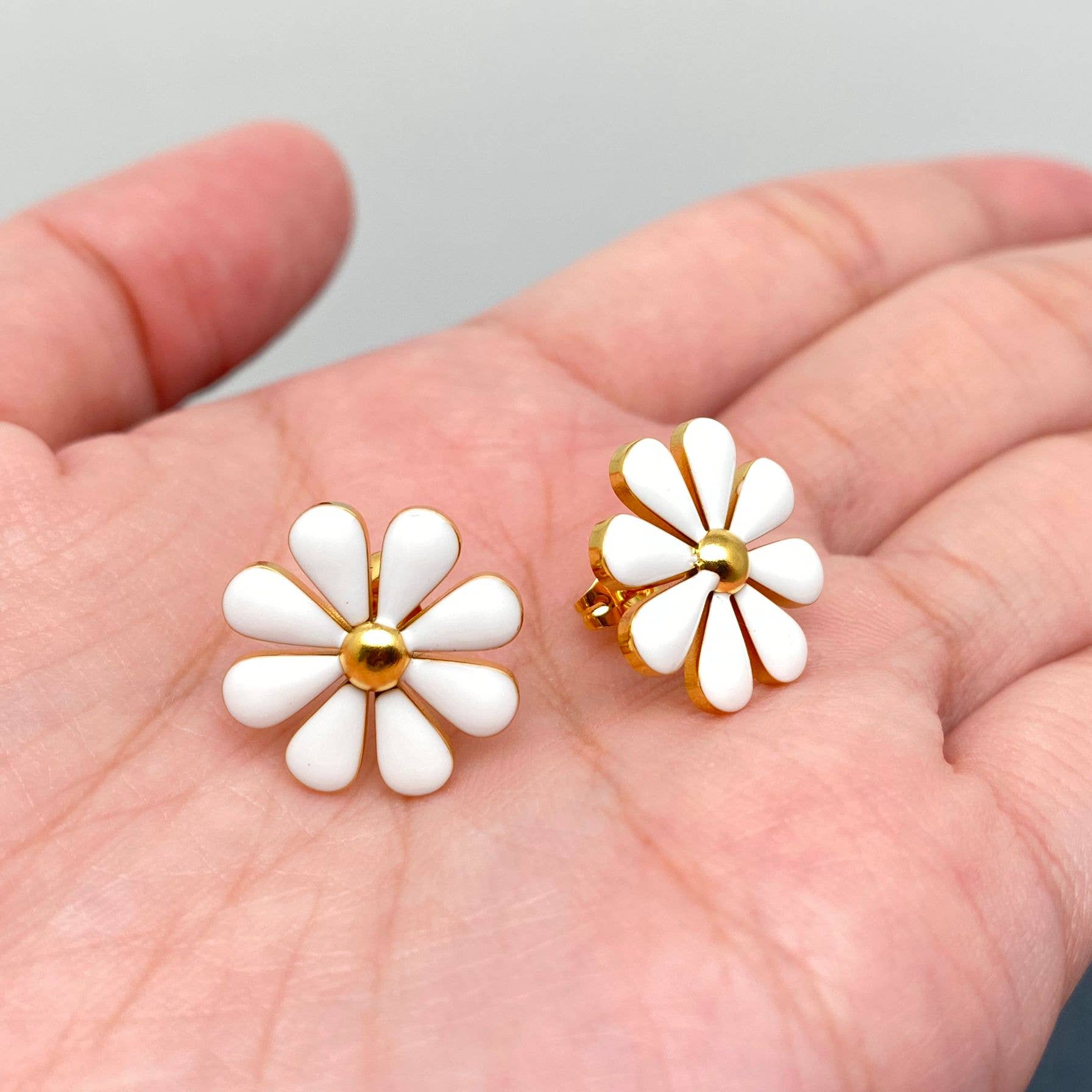 Handpicked Enamel Daisy Ear Studs