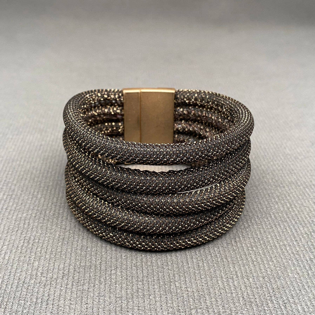 Handpicked Mesh Fabric Multi Layer Magnetic Buckle Bracelet