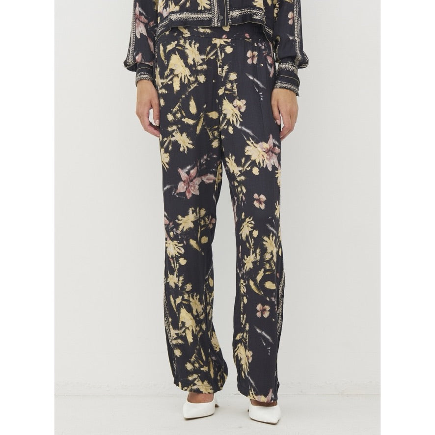 NU Cara Trousers 8746-10